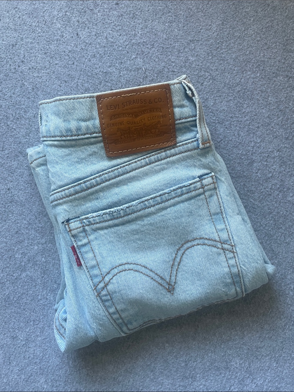 Levi's Wedgie Straight Light Wash Blue Slim Jeans 24 Ankle Cropped